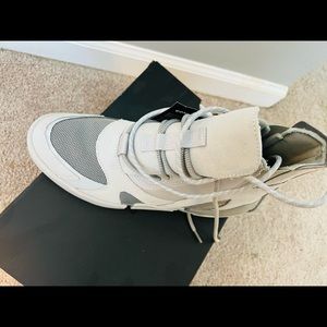 Converse boot sneaker. Brand new